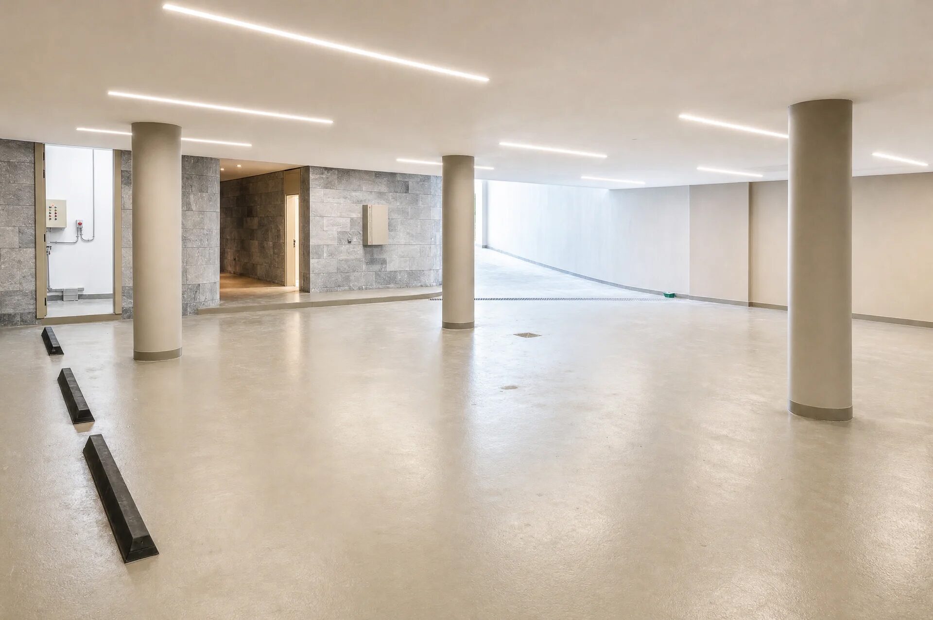 The open-plan living floor